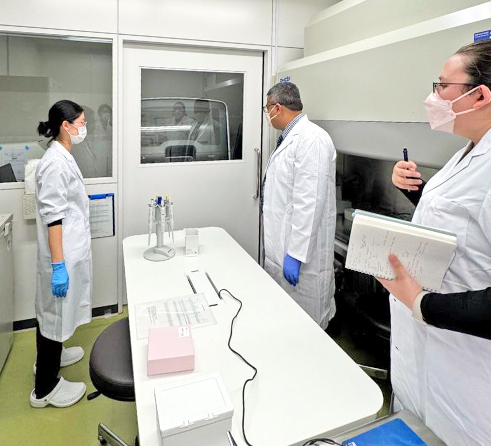 CAP査察の様子。右奥が査察官（提供写真）