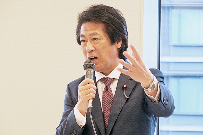 人員基準の柔軟運用「厚労省に要請中」