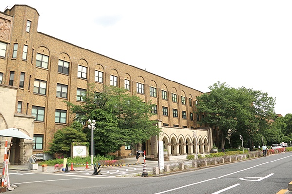 東大病院医師の准教授逮捕、寄付金名目で収賄疑い　機器使用便宜か