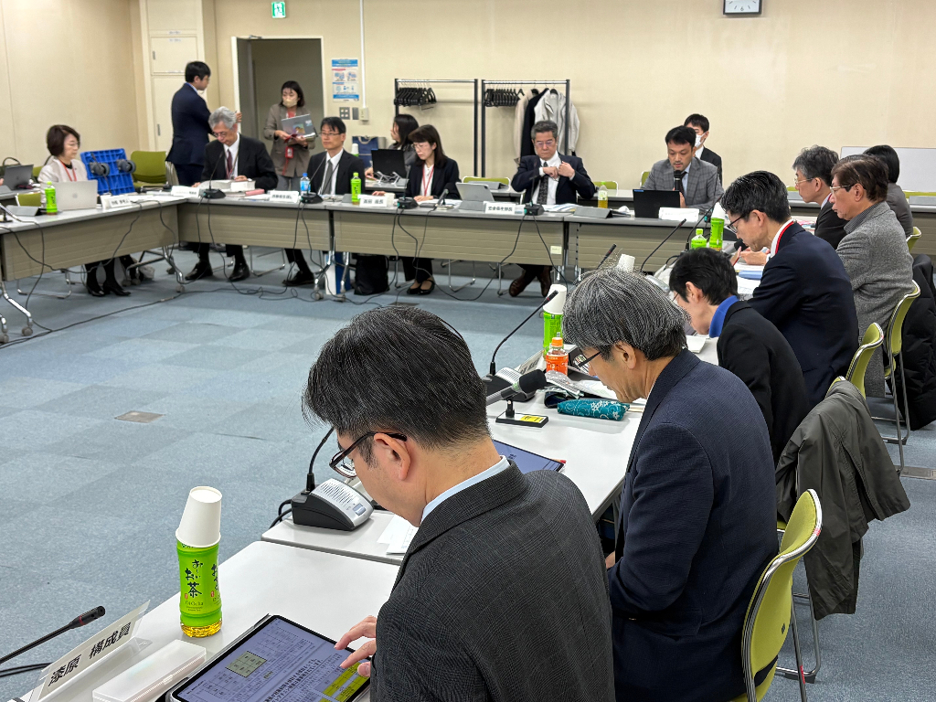 議論を再開した検討会（19日）