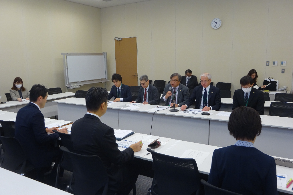 臨床検査技師の人的基準の必要性などで意見交換
