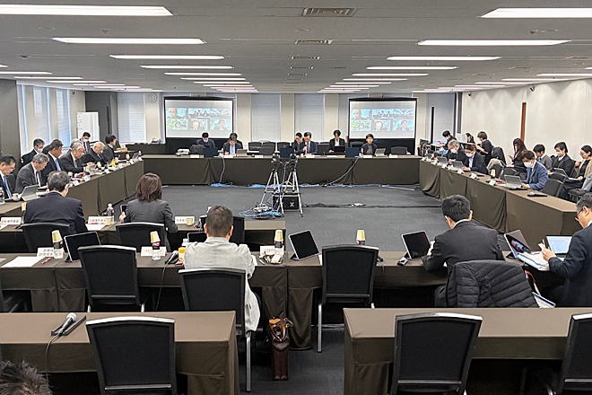 看護職＋検査技師など多職種」の新類型提案 病棟配置基準の見直しで