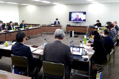 血清クレアチニン検査を必須化　喀痰検査は廃止へ