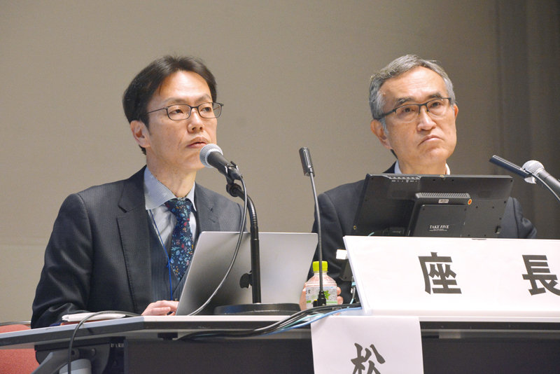 松井氏（写真左）