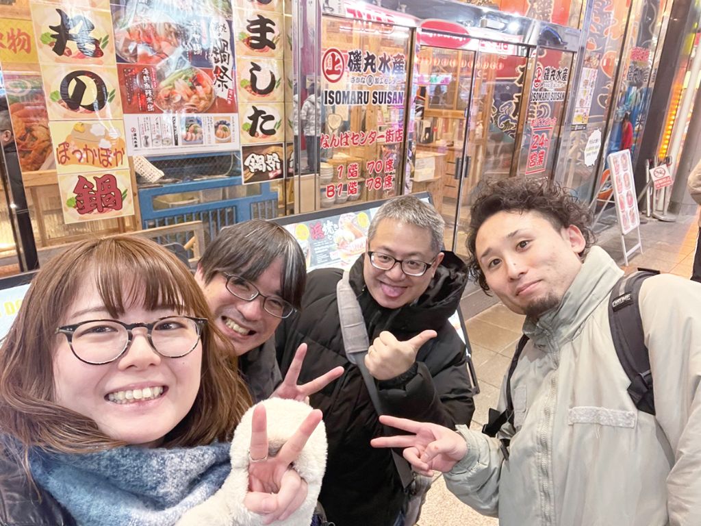 自主勉強会の打ち上げで仲間と