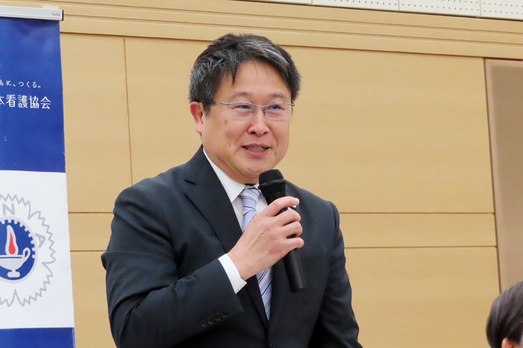 看護・多職種協働加算　検査技師による採血などに期待