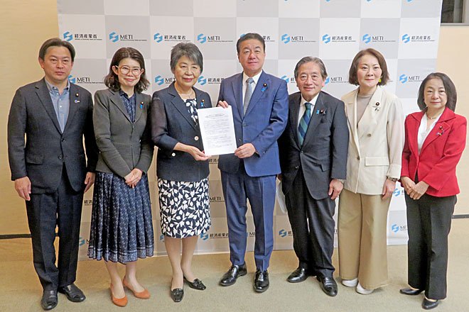 主要な医療機器、特定重要物資に追加指定を