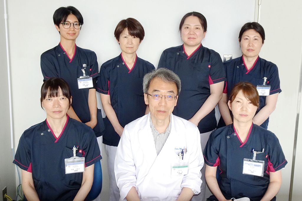 臨床検査部長（松尾医師）と臨床検査部の皆さん