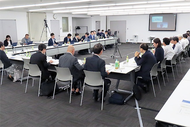医師働き方改革を検証、「タスク」推進も
