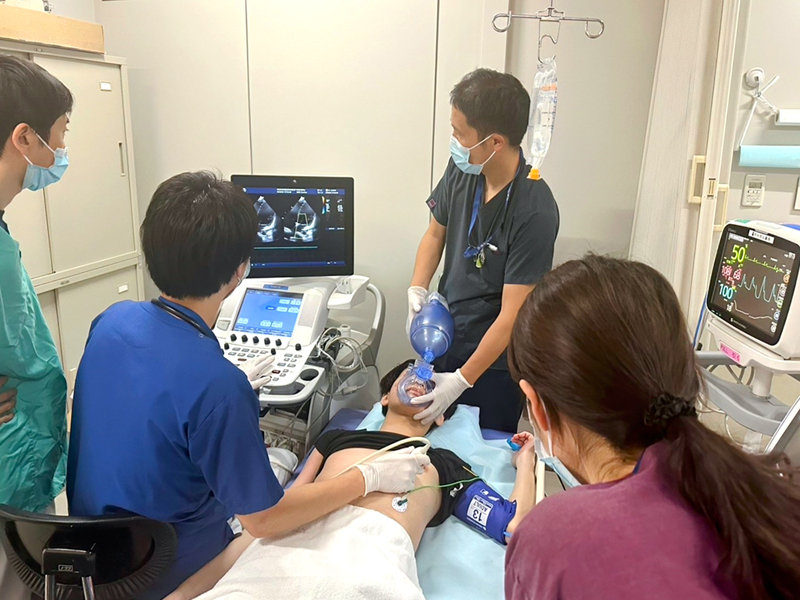 救急救命センターでの診療支援の様子