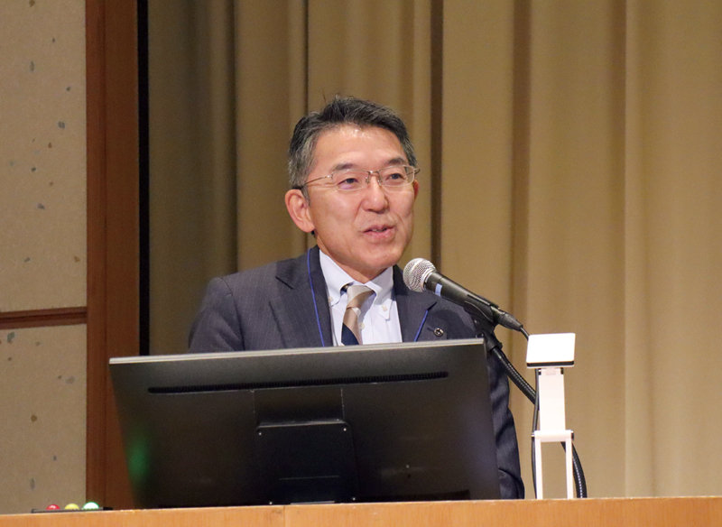 張替氏
