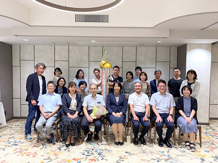 宮崎県臨床検査技師会の集まりで（前列左から4人目）